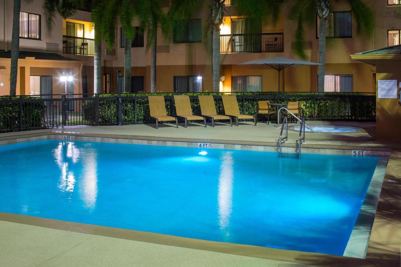 Courtyard By Marriott Daytona Beach Speedway/Airport Exterior foto